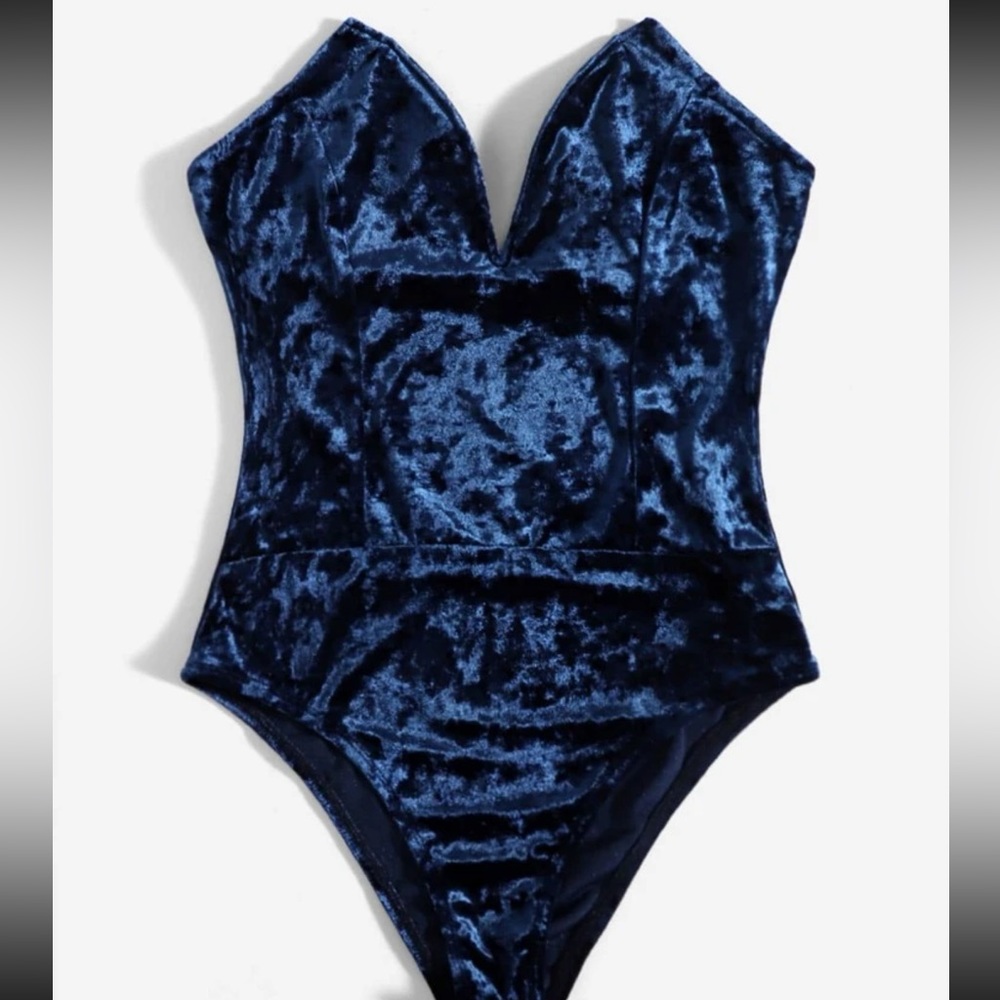 Velvet body suit strapless